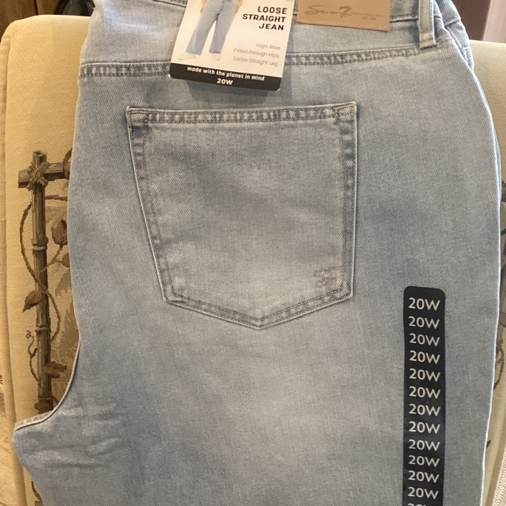 NWT Women’s Seven7 Loose Straight Jeans - Size 20W